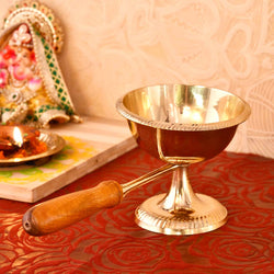 Elegant Aarti Deepak With Wooden Handle (4 Inches Height)